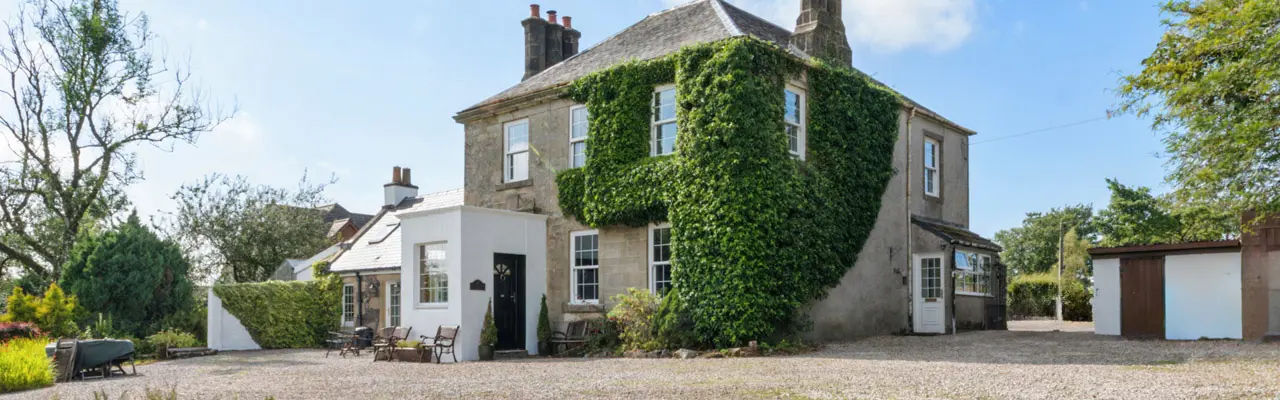 Distinguished Georgian country home with superb equestrian facilities : Hazelbank House 1