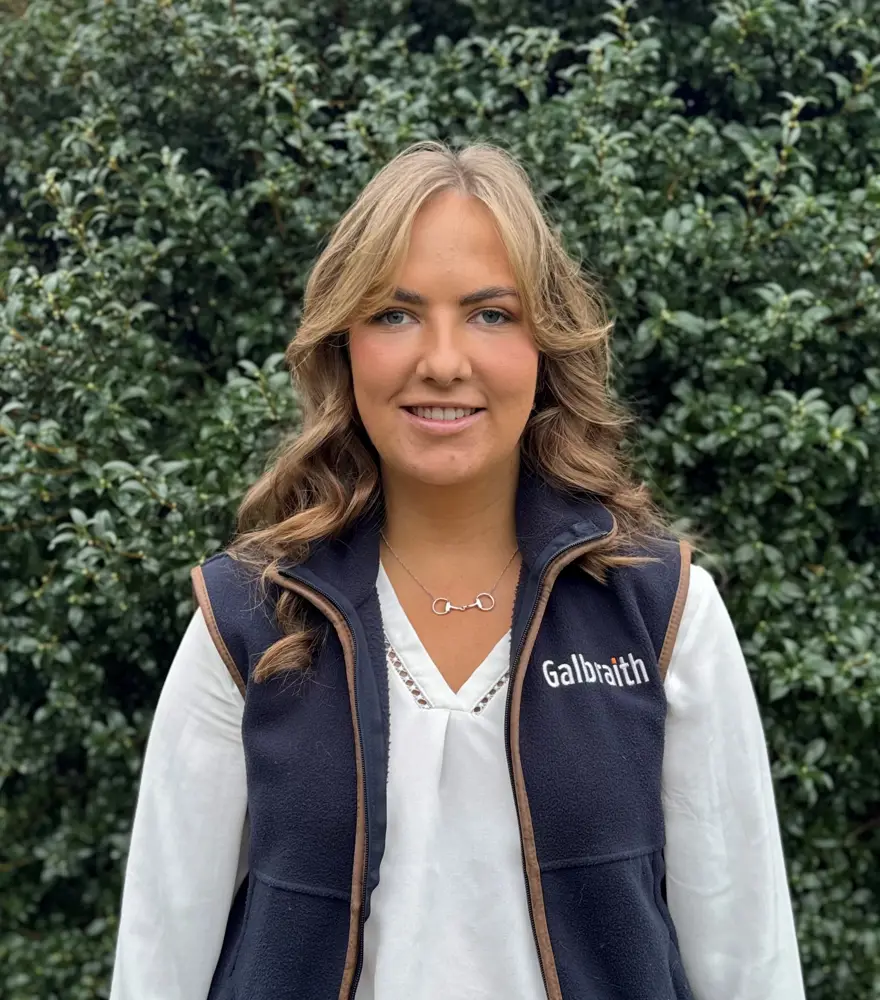 Megan Proctor Headshot